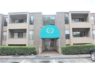 Building Photo - 32 Shrewsbury Green Dr