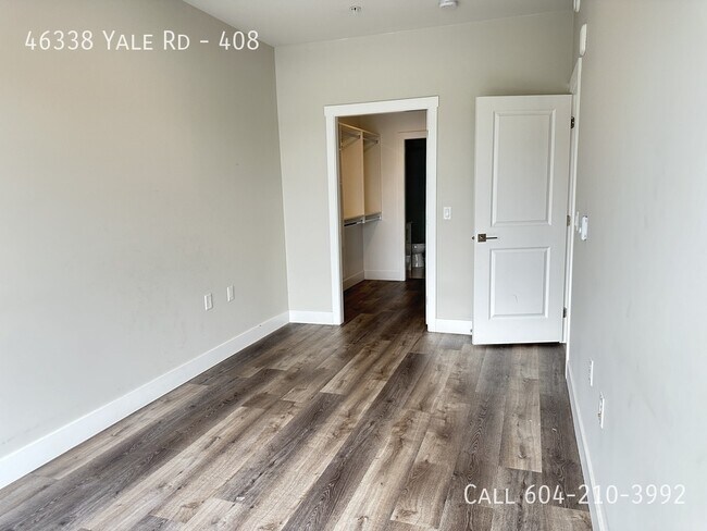 Photo du bâtiment - 4th Floor Mountain View- 3 Months of Utilities Included!