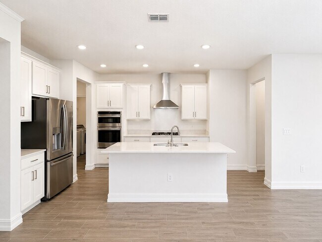 Building Photo - Annual Rental in Stonegate Preserve – Brand-New 3 Bedroom, 2.5 Bath Home with Loft, Main-Level Pr...