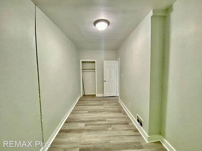 Photo - 2769 Helen St House