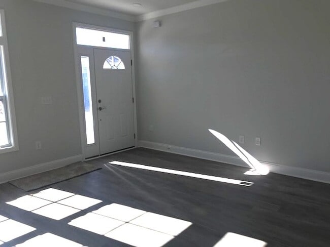 Building Photo - Available Early August - Pet Friendly 2 Be...