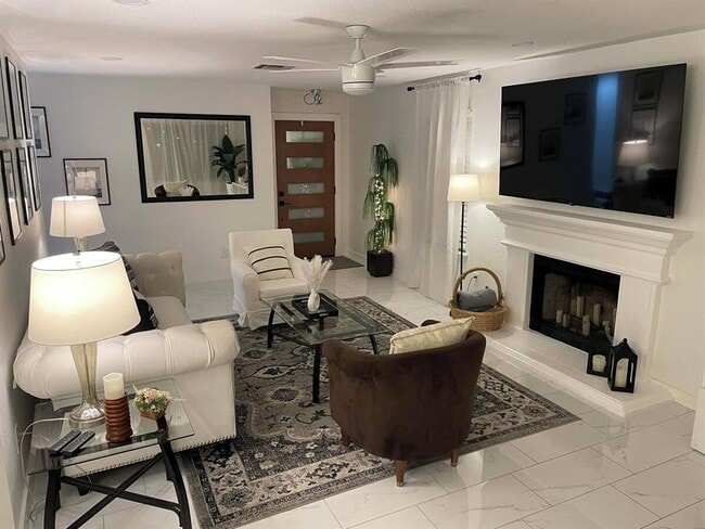 Foto del edificio - 1401 Tetbury Ln