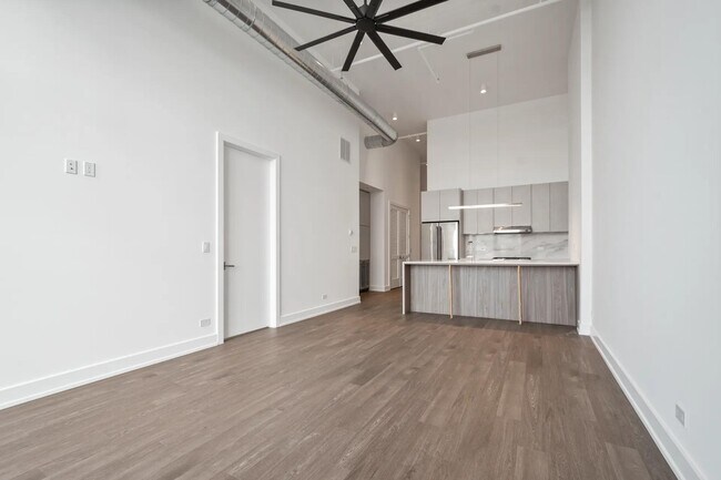 Foto del edificio - 728 Waukegan Rd