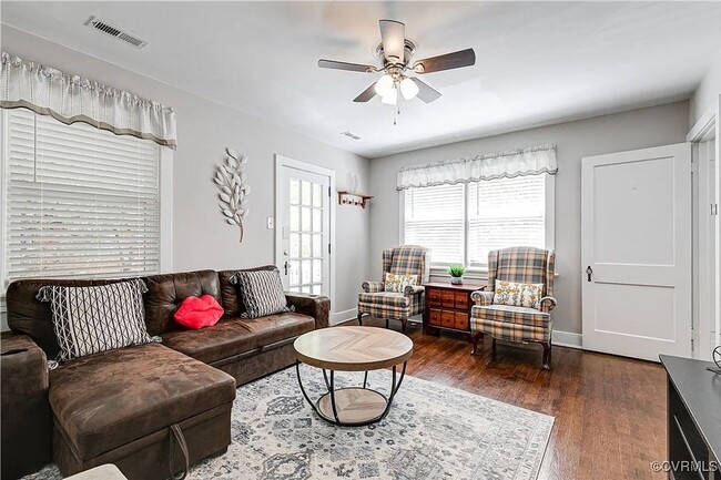 Photo - Charming 2-bedroom 1 bath Apartment