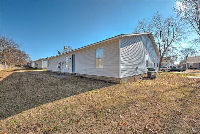 Building Photo - 4378 W Thrasher Dr
