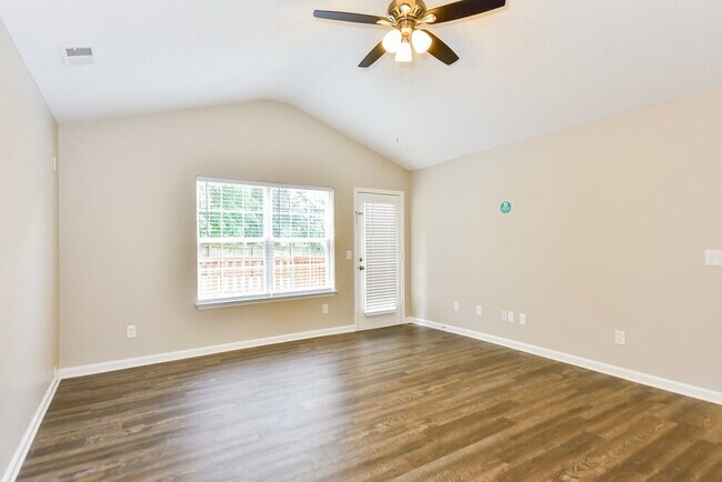 Foto del edificio - 712 Alisa Cove