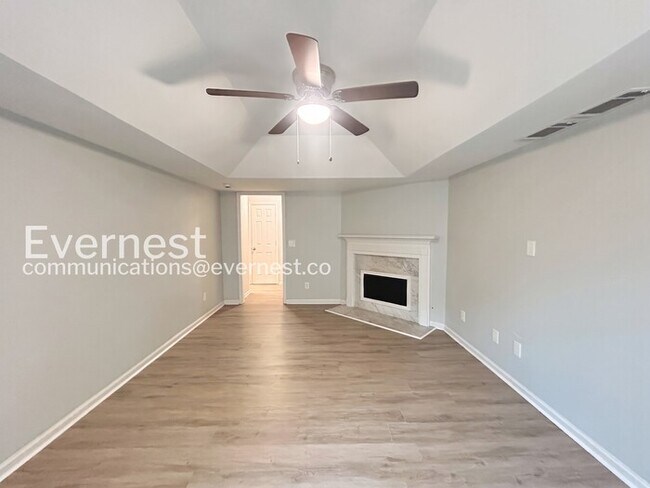 Building Photo - Limited Time Special Offer / Modern Home with Fenced Yard and 2-Car Garage! / 3 Beds 2.5 Baths Av...