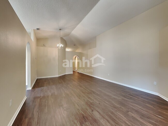 Building Photo - 11971 Cherry Creek Rd