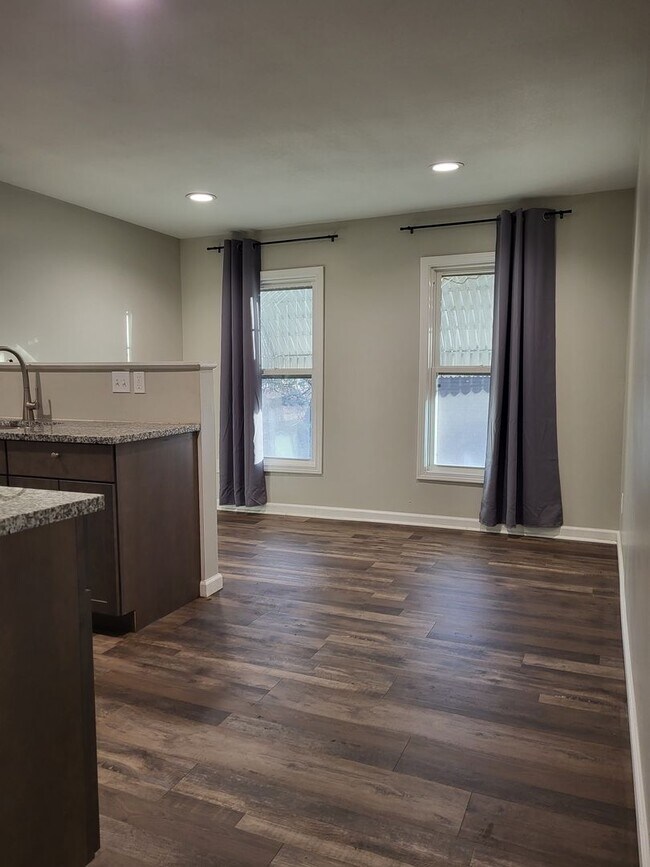 Foto del edificio - 1620 SW College Ave