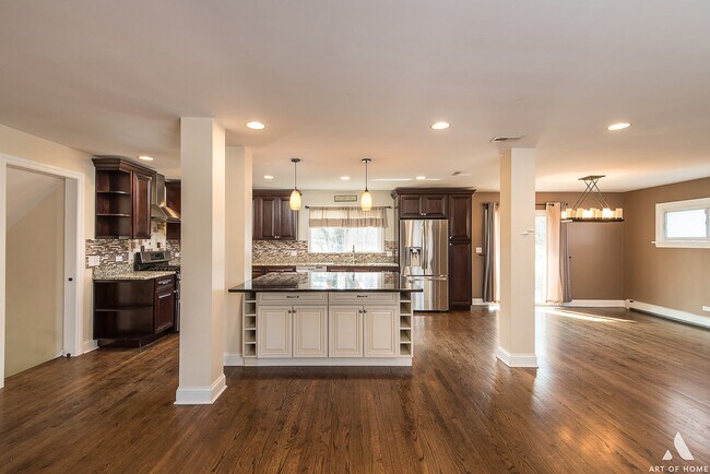 Building Photo - 106 Sharon Dr