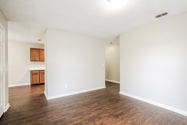 Building Photo - 1529 Spearing St