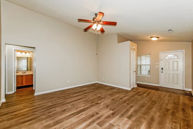 Foto del edificio - 9723 Centennial Ct