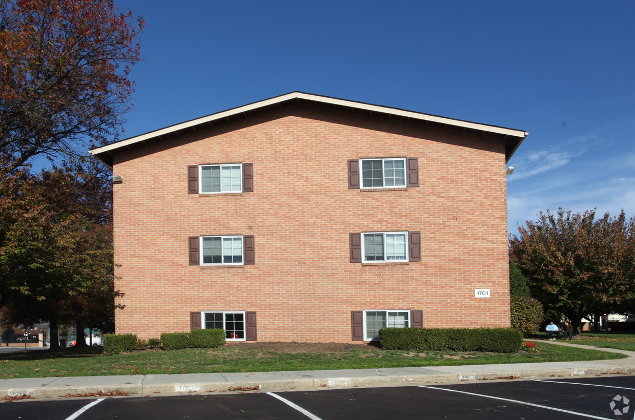 Detrick Plaza Apartaments - Detrick Plaza Apartments