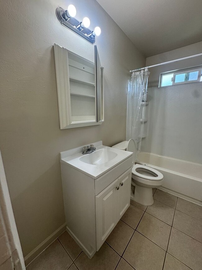 Foto del edificio - 718 Bedlow Dr