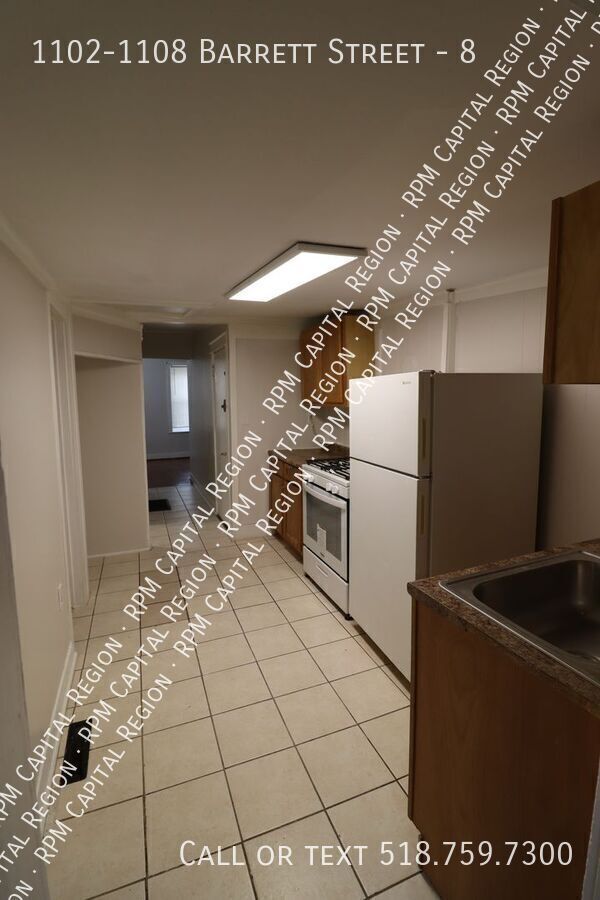 Foto del edificio - 1102-1108 Barrett Street-8