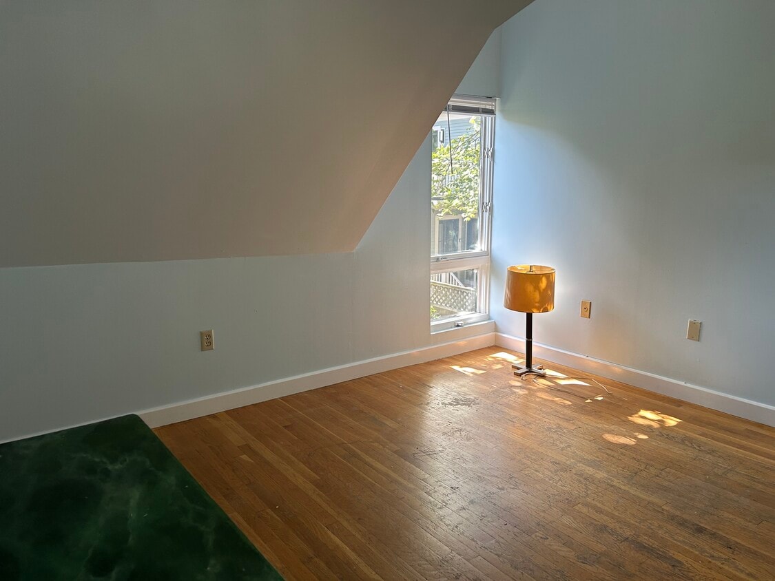 Foto principal - 293 Sidney St