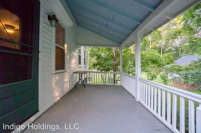 Building Photo - 404 County Rd