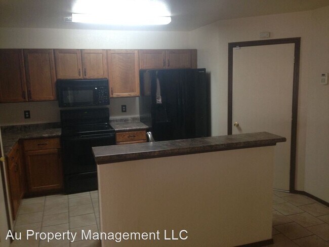 Building Photo - 4 br, 2 bath House - 1104 Shasta Dr.