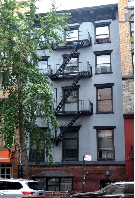 Foto del edificio - 264 E 10th St