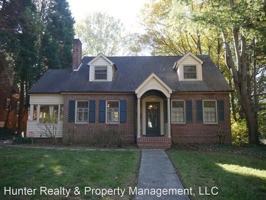 Primary Photo - 4 br, 2 bath House - 2434 Rosewood Ave