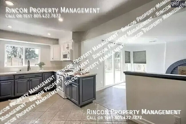 Foto del edificio - 2585 Warbler Ave