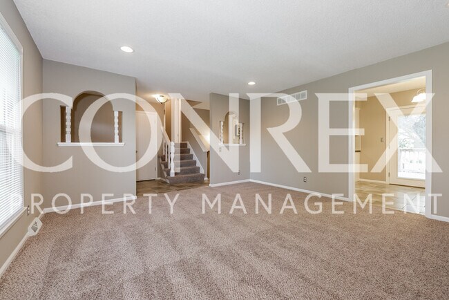Building Photo - Rare Find in Raymore, Available Now!