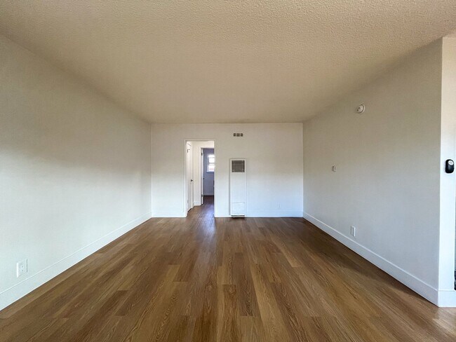 Interior Photo - 3910 Coco Ave