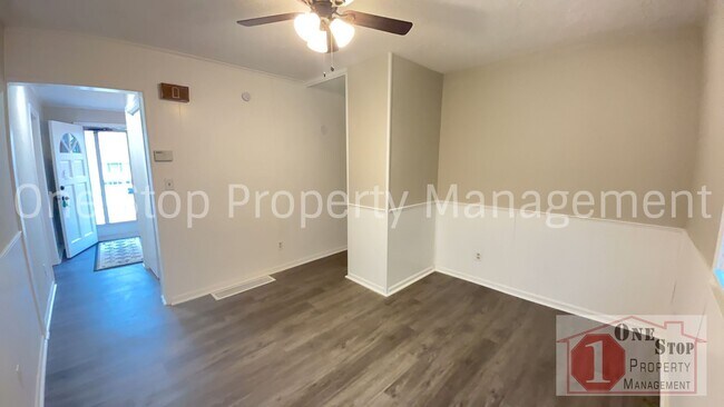 Foto del edificio - 5714 NE 49th St
