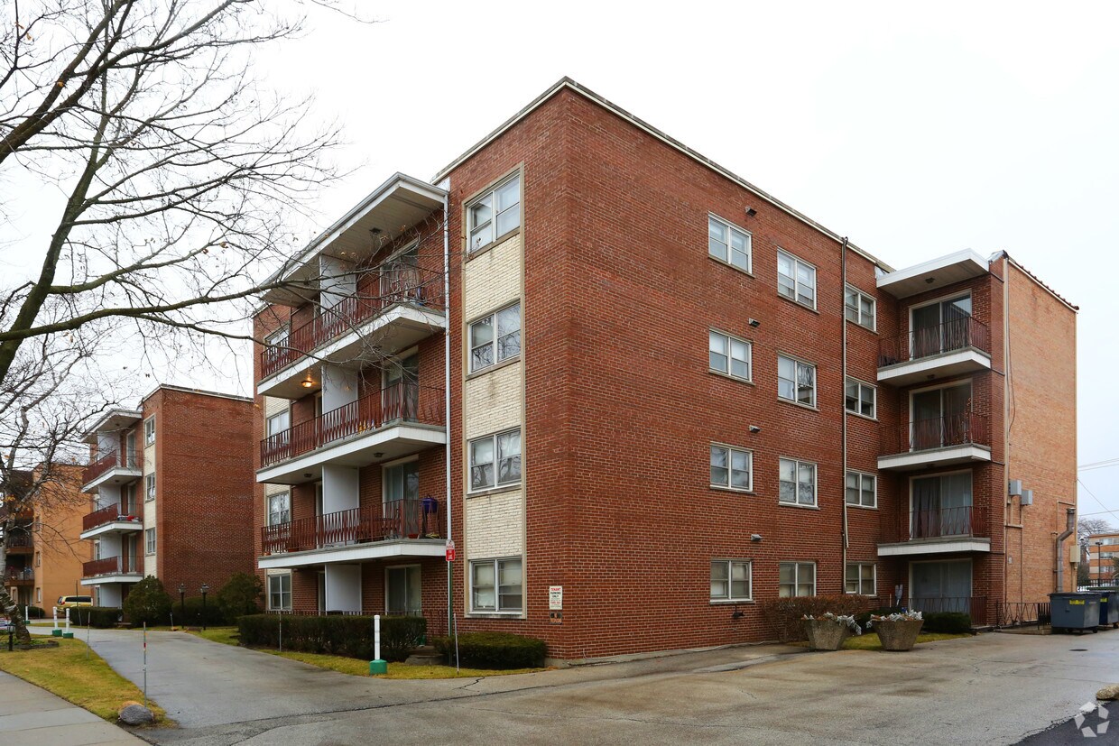 Primary Photo - Galitz Court Apartments