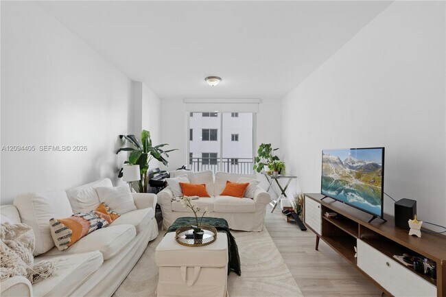 Foto del edificio - 185 SE 14th Terrace