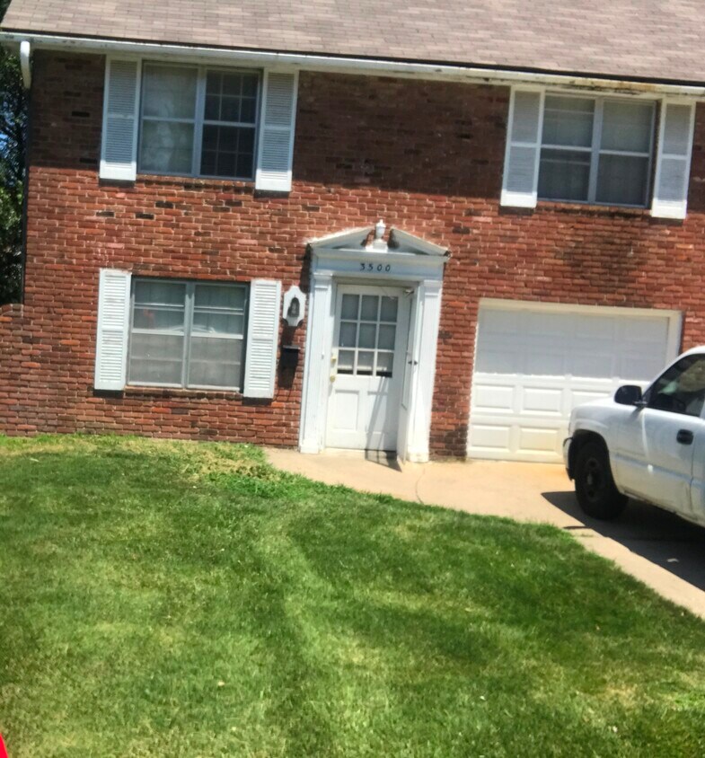 3500 NE 67th St, Gladstone, MO 64119 Townhome Rentals in Gladstone MO