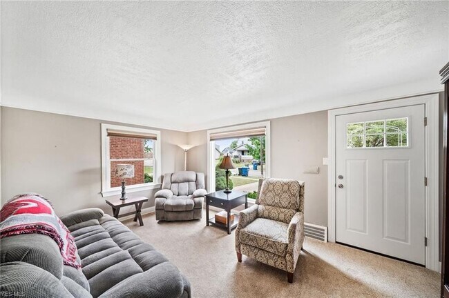 Foto del edificio - 3419 Grovewood Ave