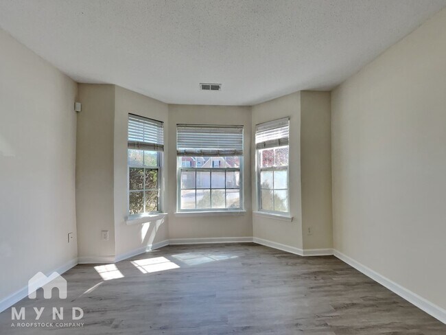 Building Photo - 6099 Trotters Cir