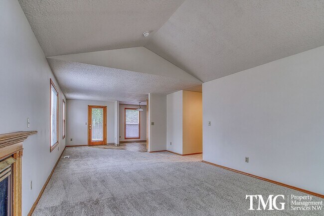 Foto del edificio - 2611 NE 99th Ave