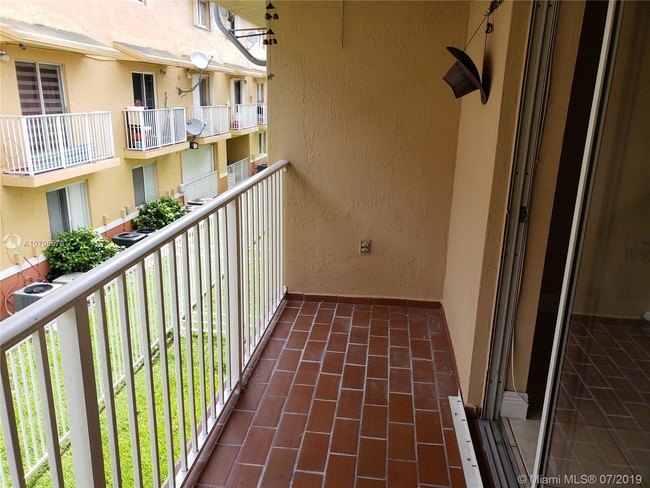 Foto del edificio - 7865 W 30th Ct