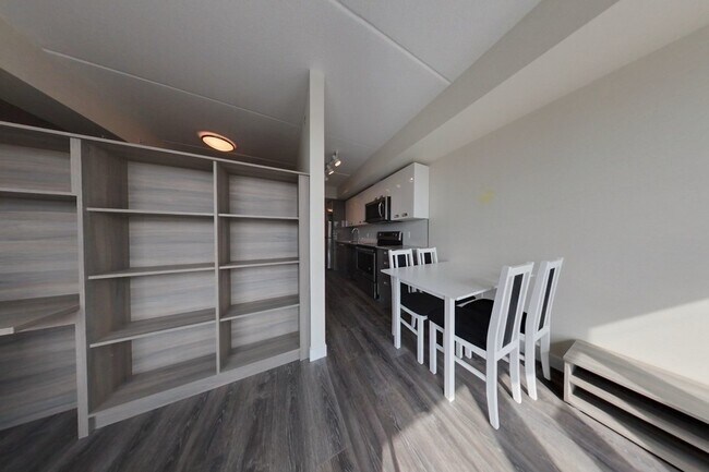 Building Photo - 257 Hemlock St