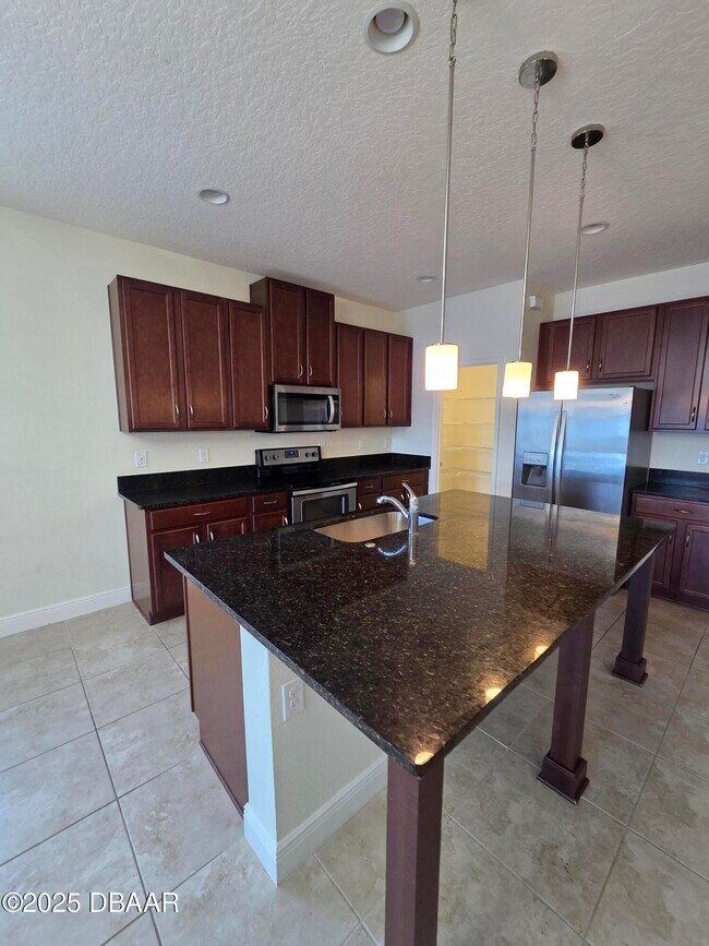 Building Photo - 5435 Estero Loop