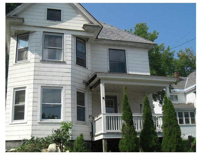 Building Photo - 28 5th St