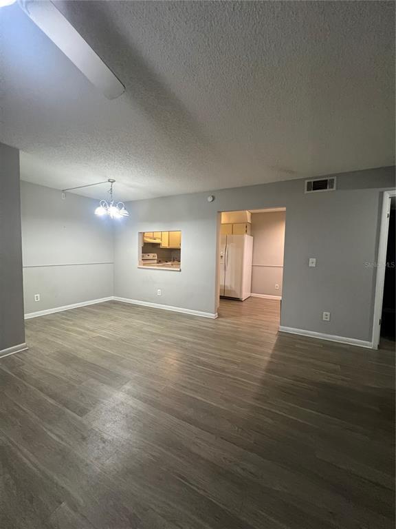 Foto del edificio - 1512 S Pine Ridge Cir