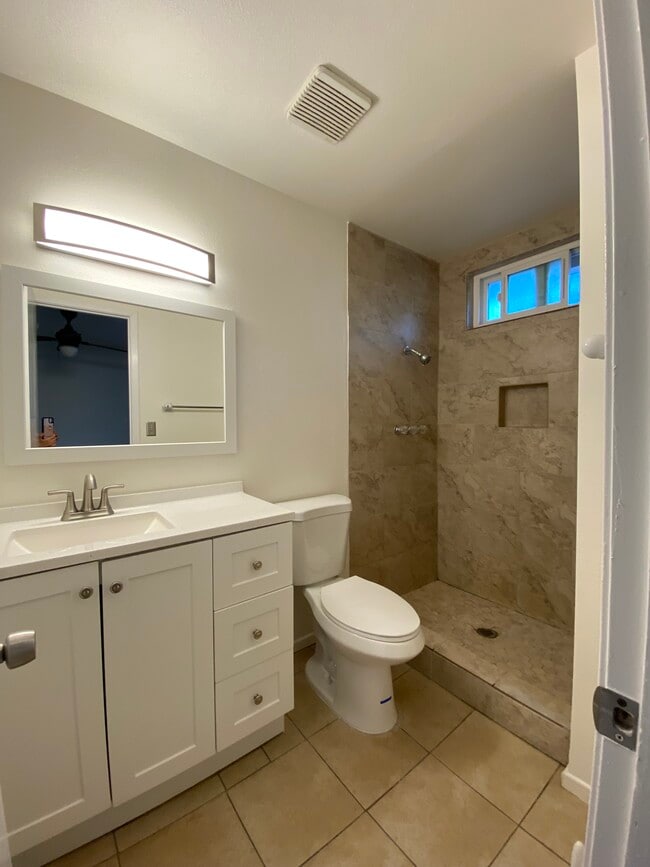 Building Photo - 11272 Almazon St