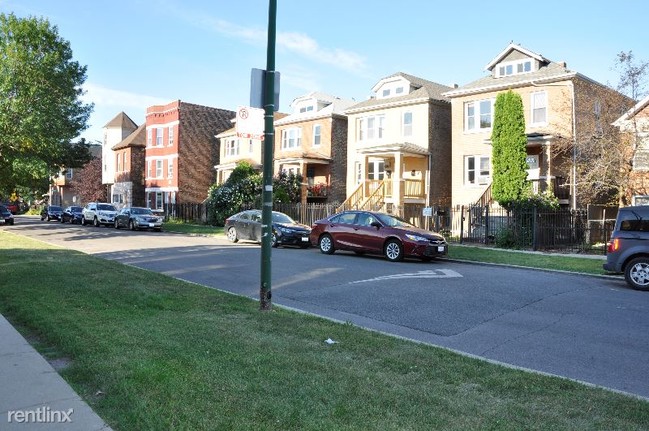 Building Photo - 2 br, 1 bath Apartment - 8344 S Mackinaw Ave