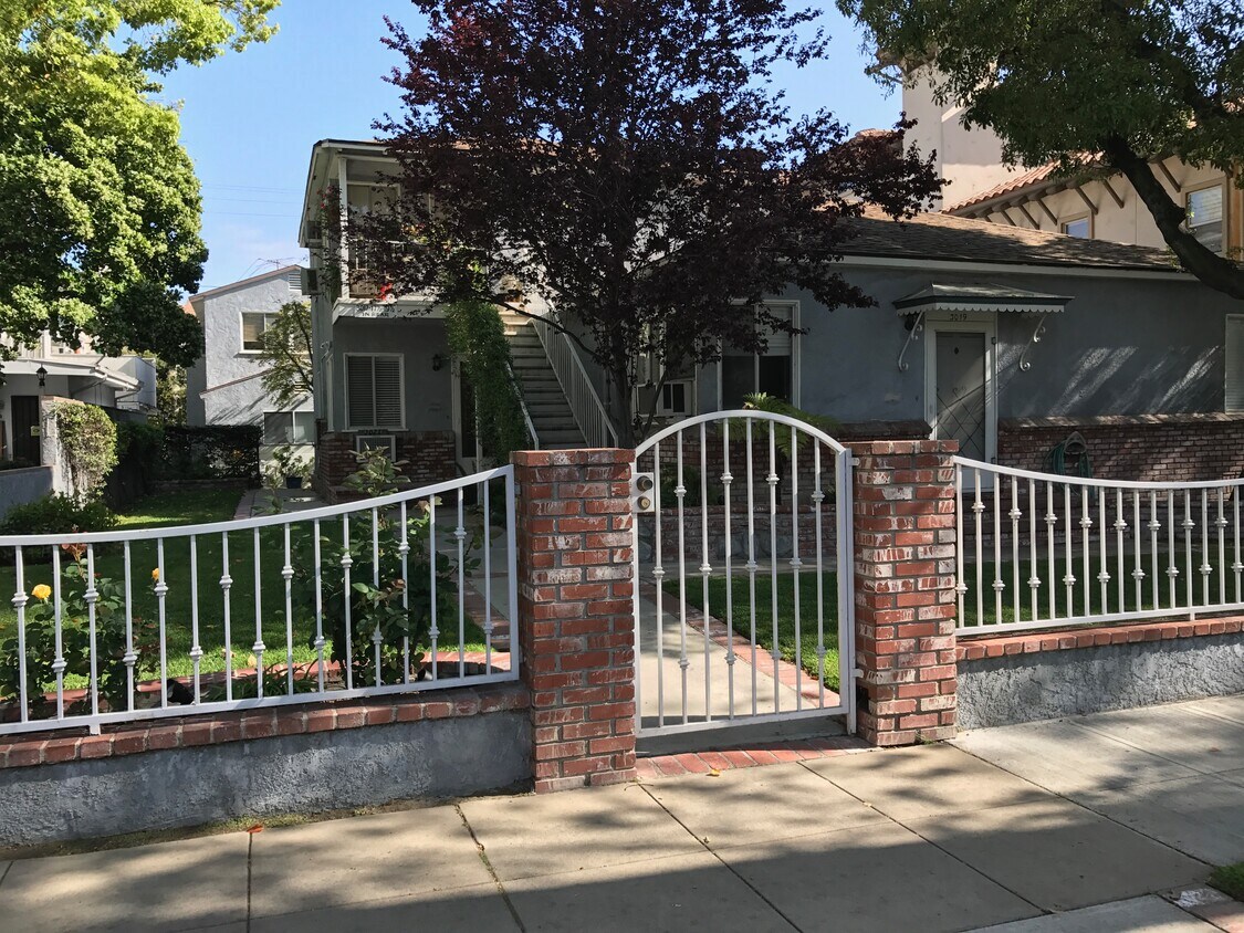 EXTERIOR OF BUILDING - 3021 W Riverside Dr