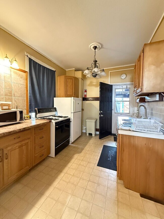 Foto del edificio - 1 Bed, 1 Bath Apartment, All Utilities Included - Short Term Lease Options Available!