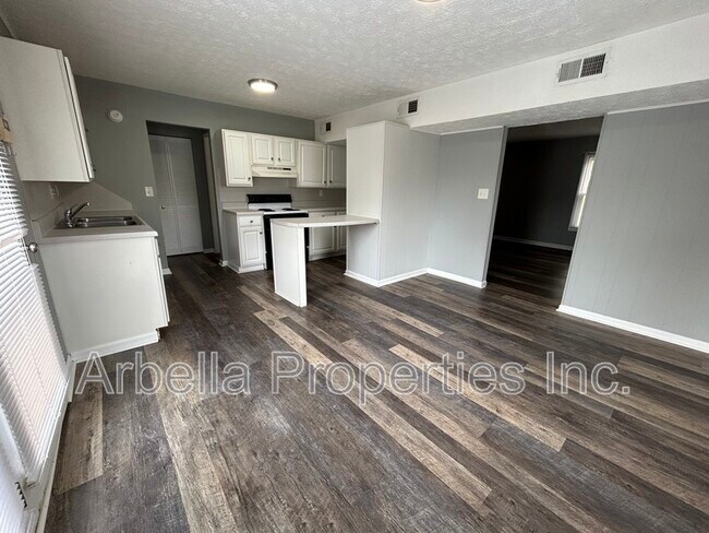 Foto del edificio - 329 Ridgefields Rd