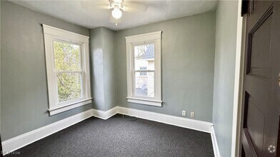 Building Photo - 770 E 91st St