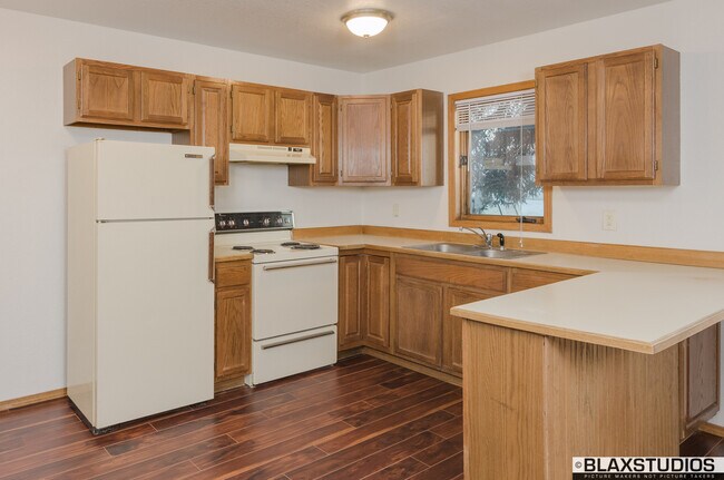 Building Photo - 228 Princess Dr
