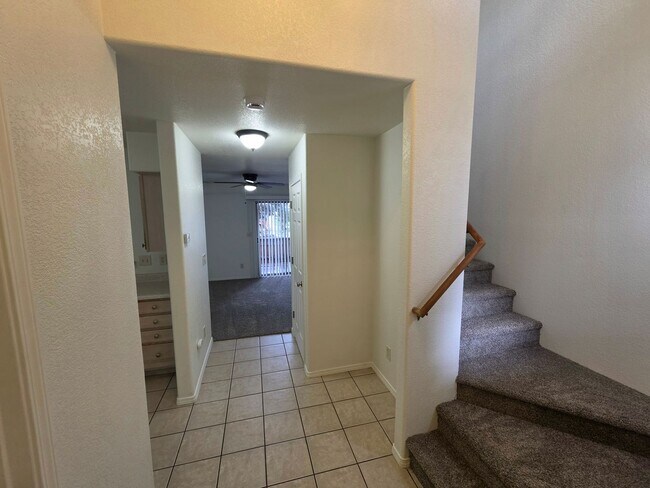 Foto del edificio - 6452 N Conrad Ln