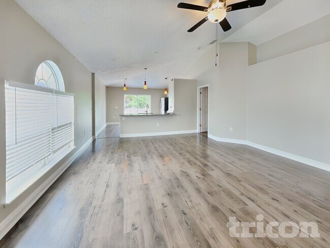 Building Photo - 10610 Opus Dr