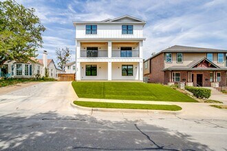 Building Photo - 2811 Forest Park Blvd