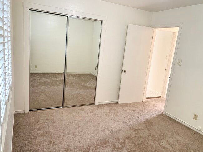 Bedroom - 216 Paramount Dr